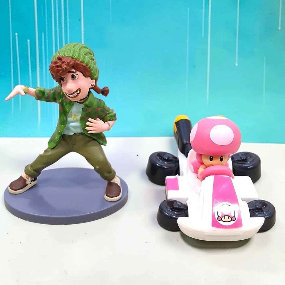 Disney Pixar Turning Red Miriam Figure + Mario Kart Toadette Kart Toy Lot of 2